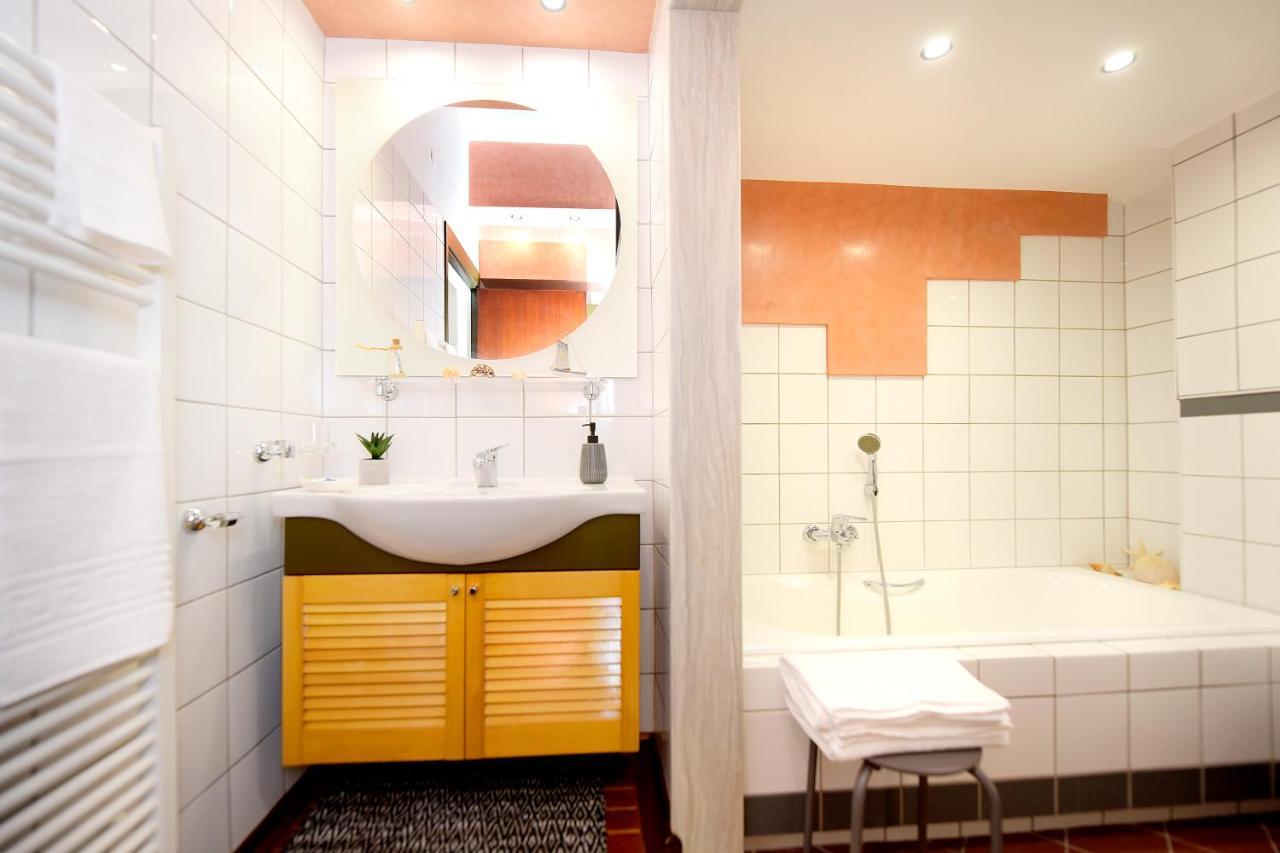 Martha'S Home Rhodes City Екстер'єр фото